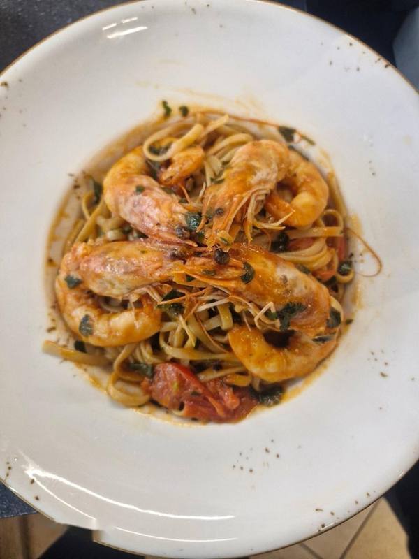 Shrimp linguine