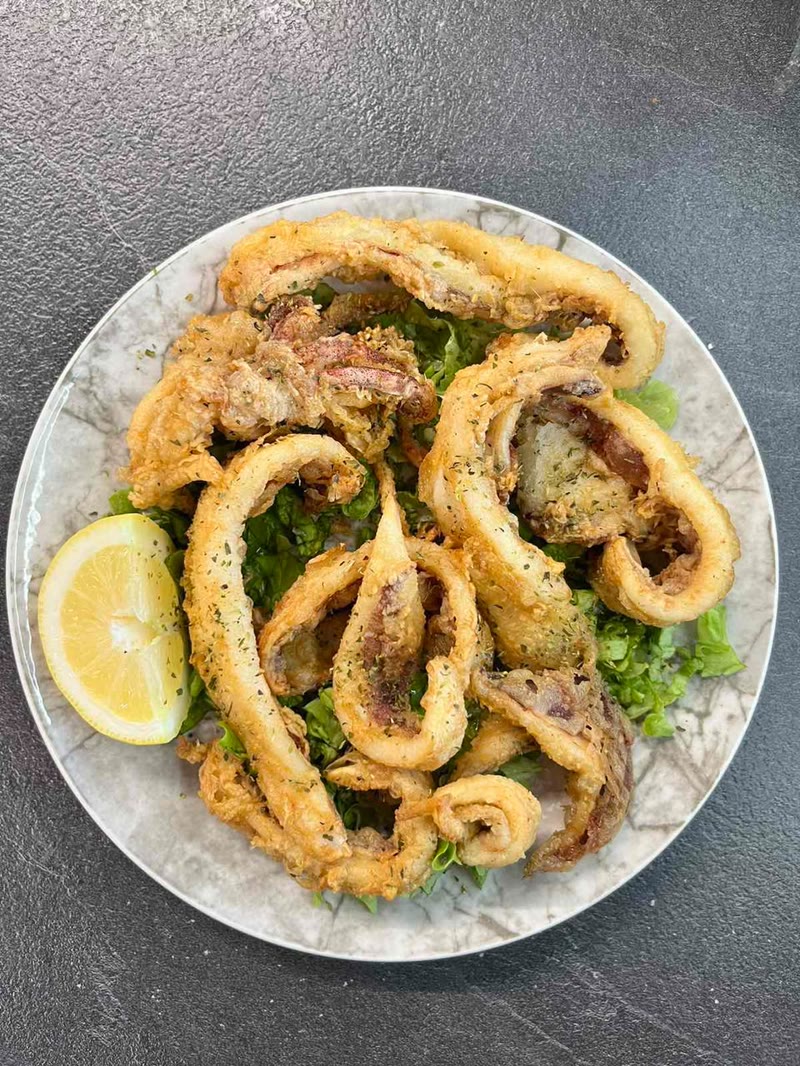 Crispy fried calamari
