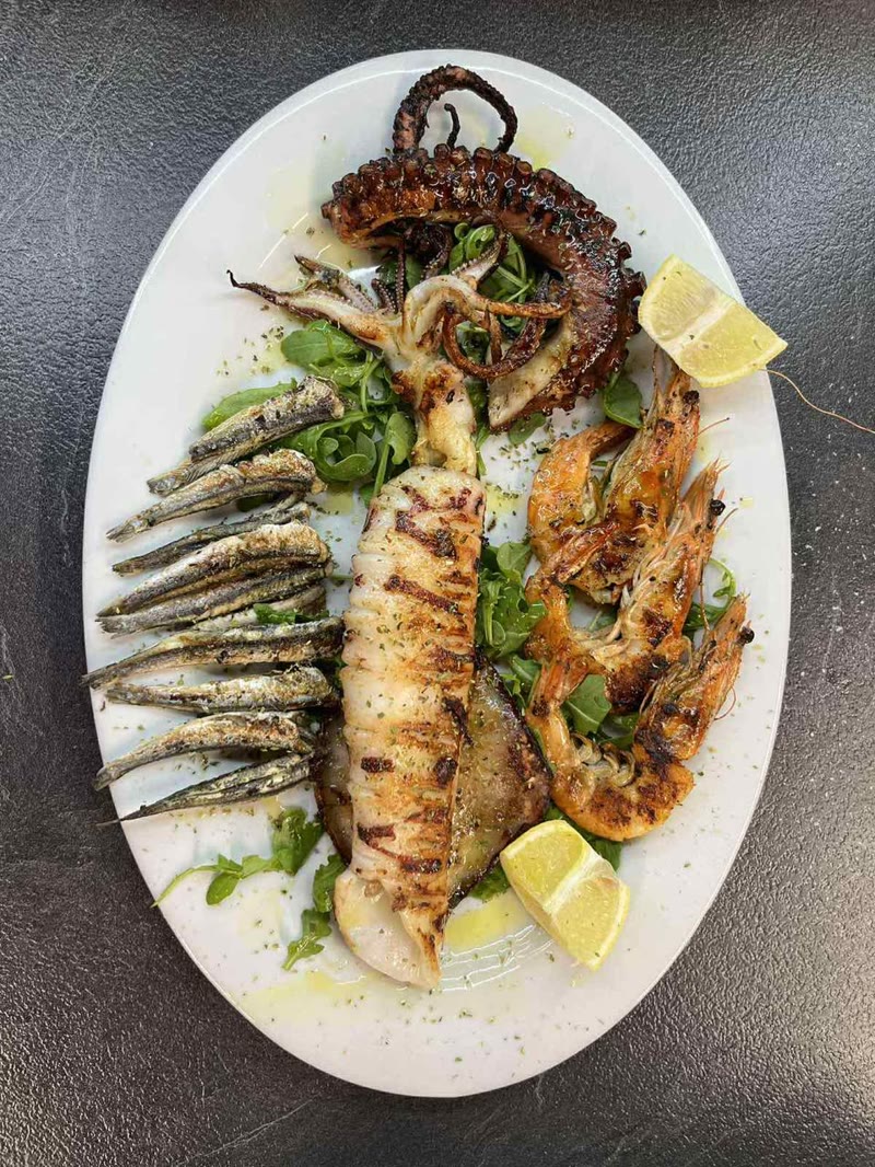 Seafood grill platter