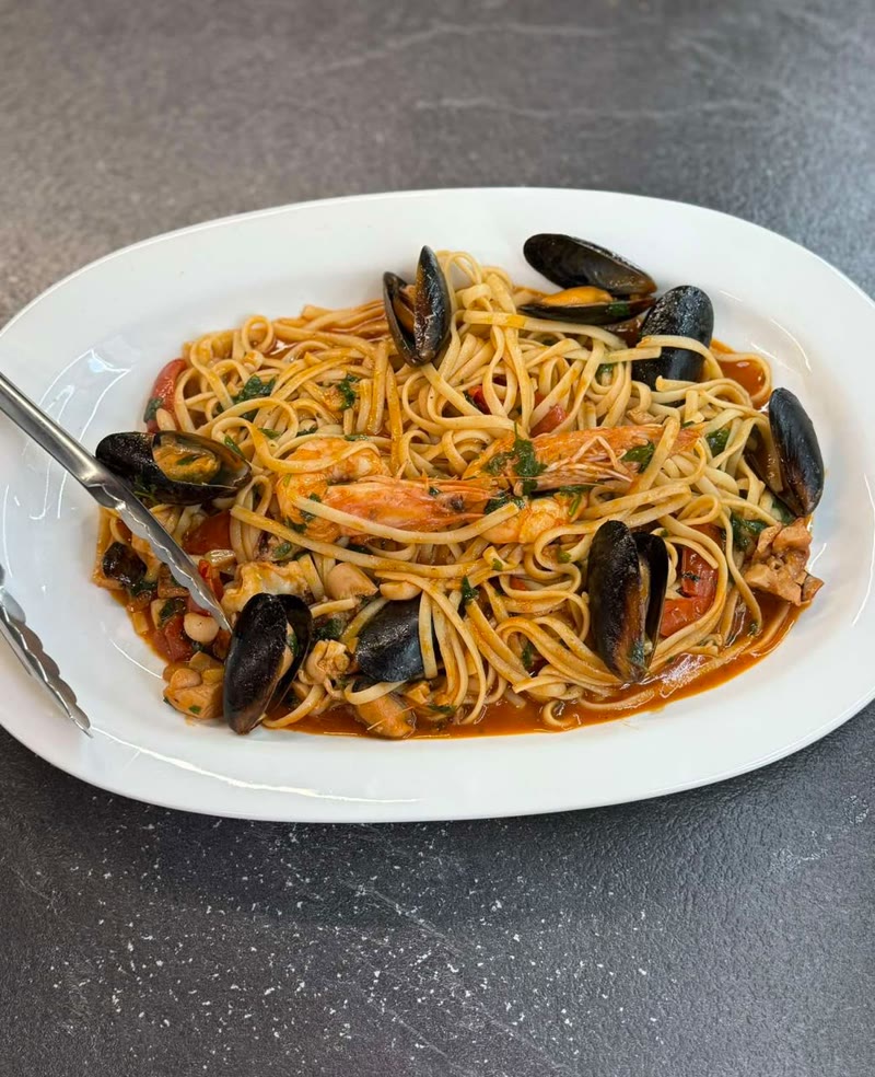 Seafood pasta with mussels